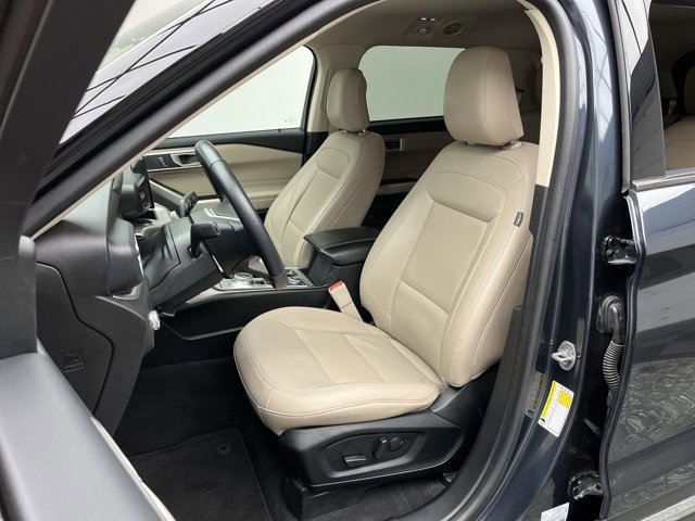 Certified 2022 Ford Explorer XLT w/ Equipment Group 202A AWD/4WD image 10
