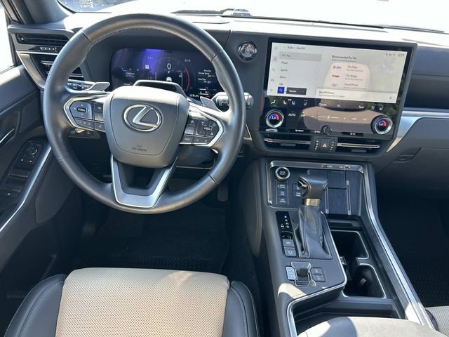 Used 2024 Lexus GX 550 AWD/4WD image 13