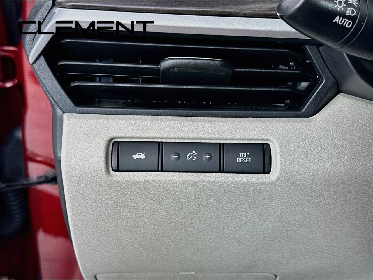 Used 2025 Nissan Altima 2.5 SV FWD image 14
