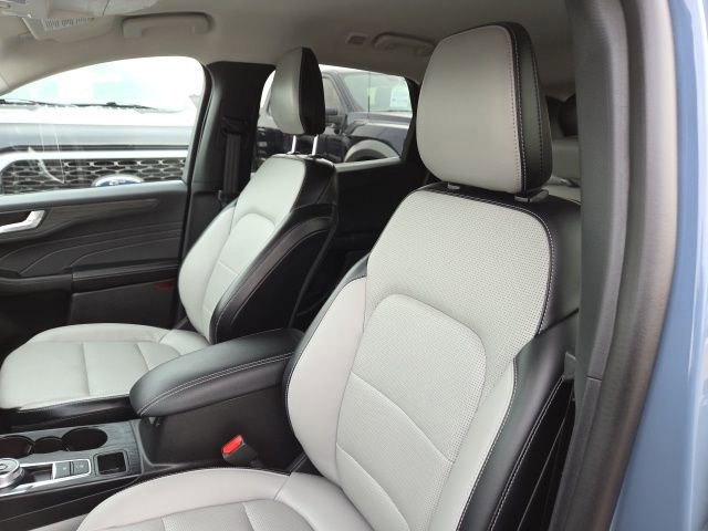 Certified 2025 Ford Escape Platinum image 21