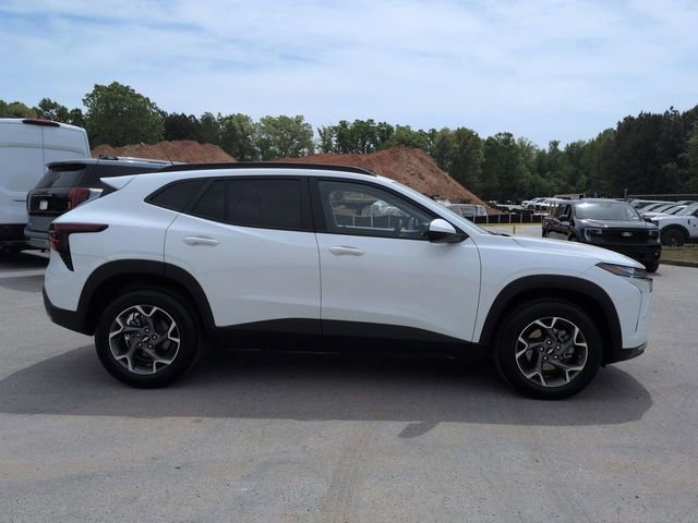 Used 2025 Chevrolet Trax LT w/ LT Convenience Package image 5