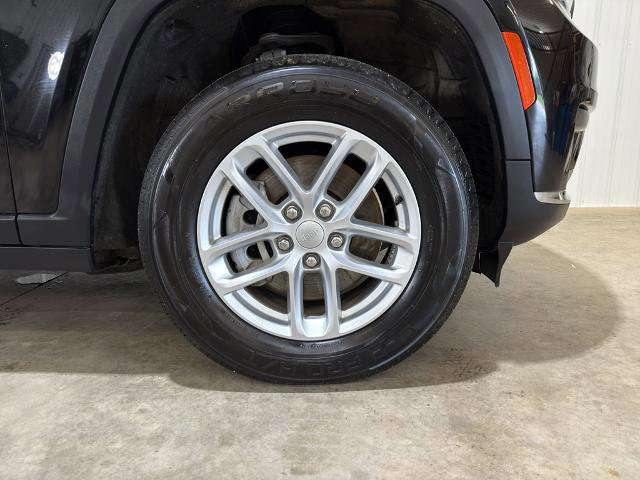 Used 2021 Jeep Grand Cherokee L Laredo w/ Luxury Tech Group I image 30