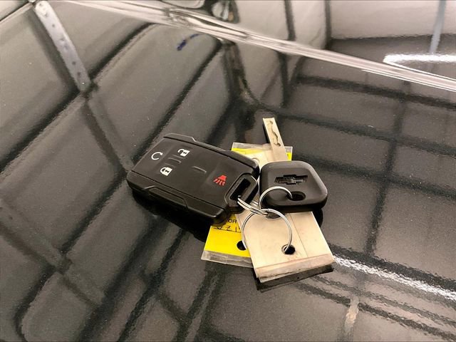 Used 2018 Chevrolet Silverado 1500 LT AWD/4WD image 9