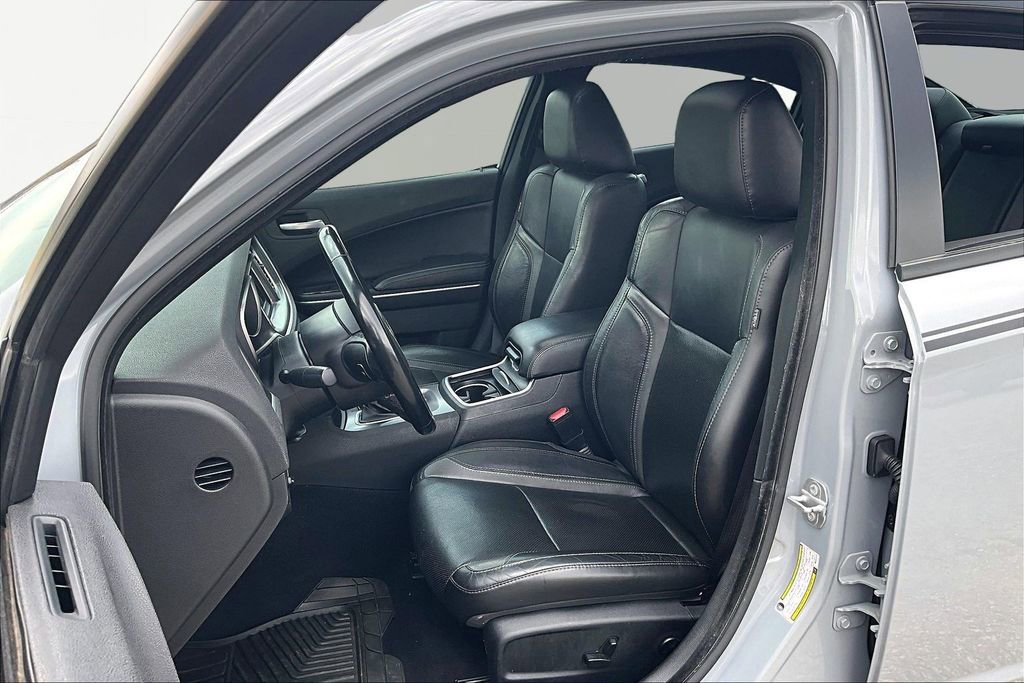 Used 2021 Dodge Charger SXT w/ Leather Interior Group RWD image 25