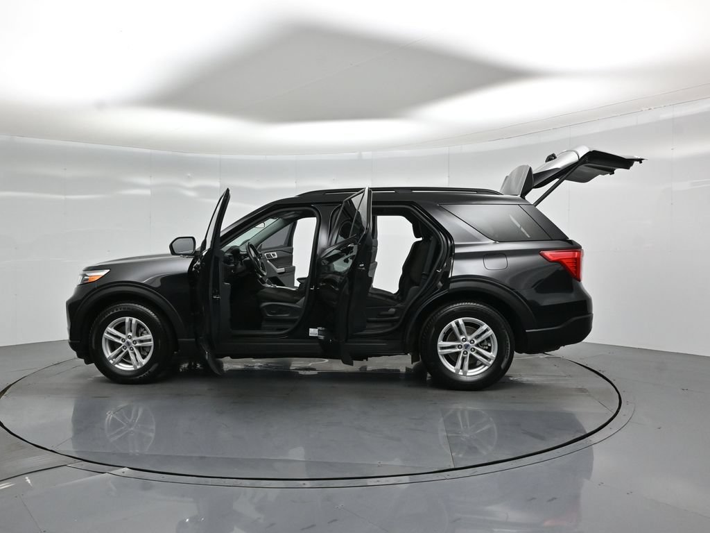 Certified 2024 Ford Explorer XLT RWD image 29