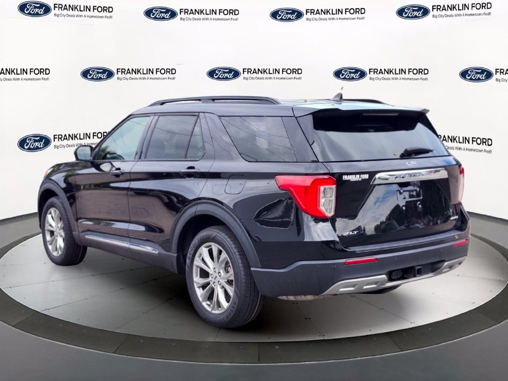 Certified 2024 Ford Explorer XLT w/ Equipment Group 202A AWD/4WD image 3