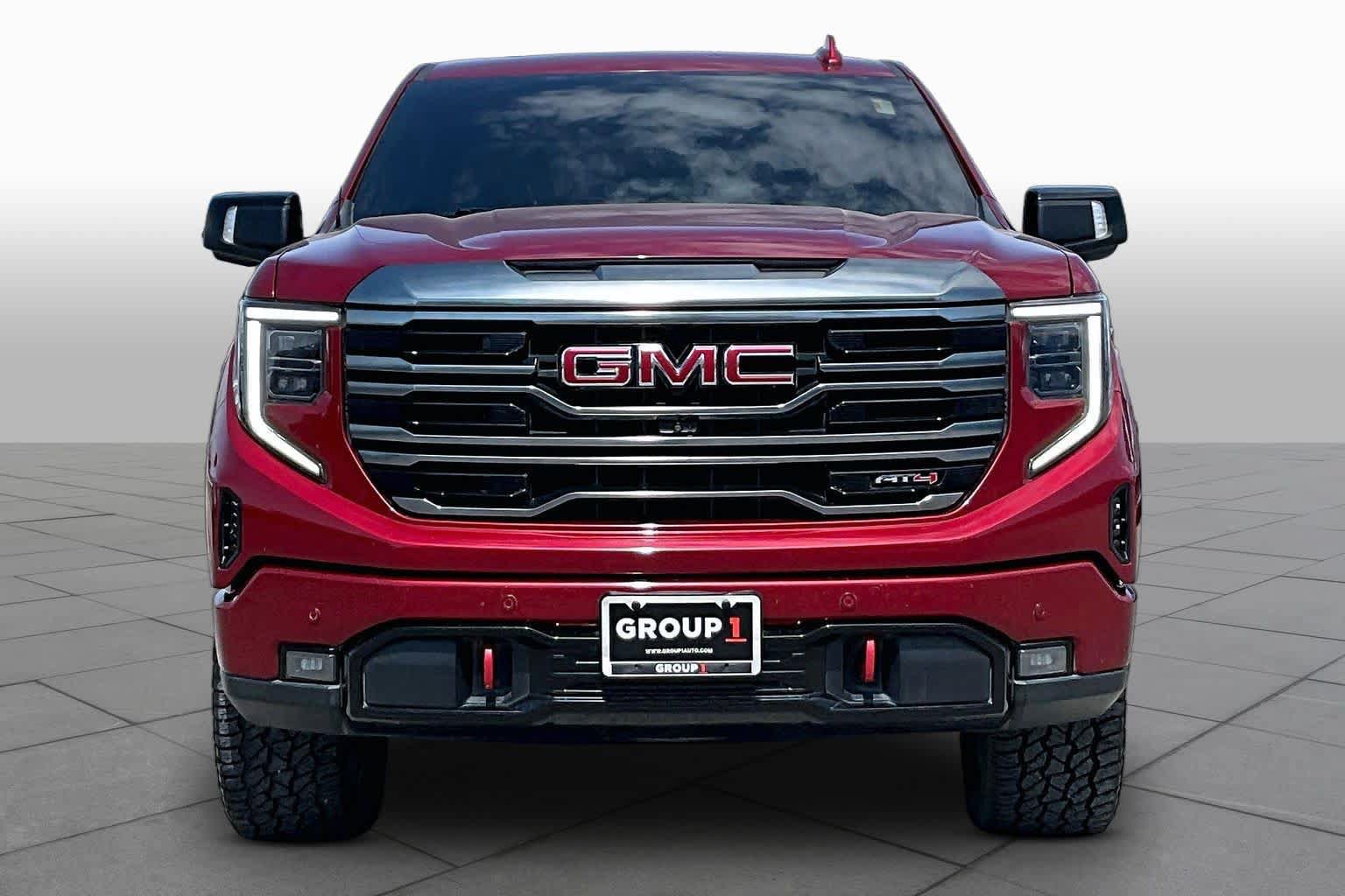 Used 2022 GMC Sierra 1500 AT4 w/ AT4 Premium Package AWD/4WD image 4