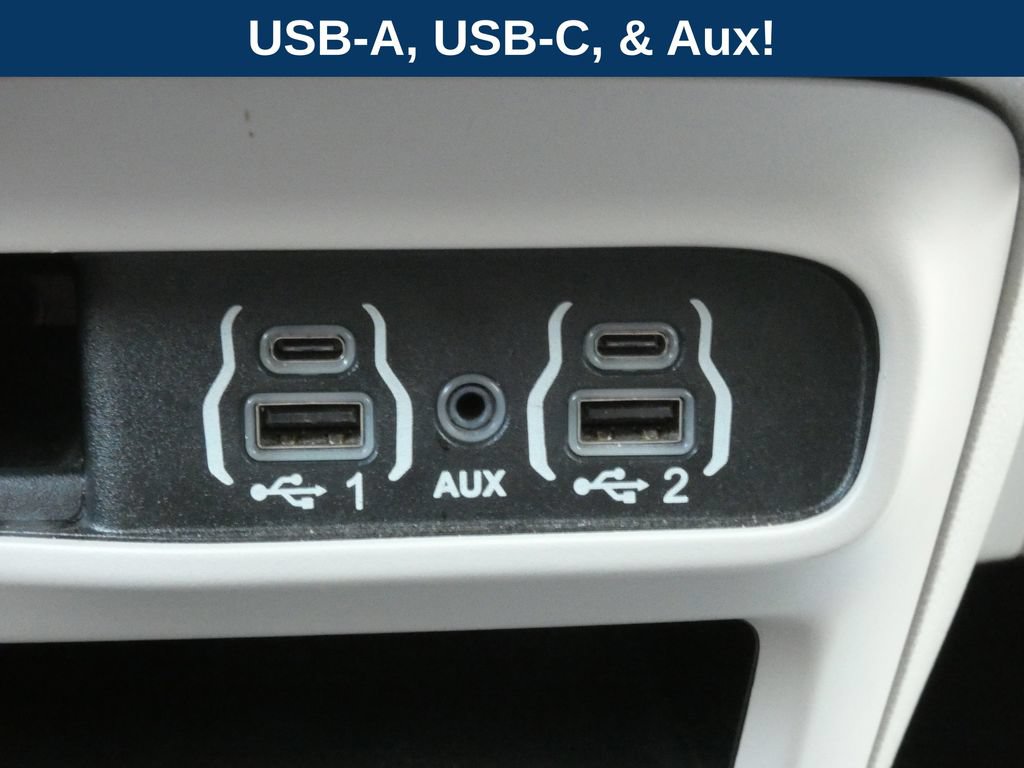 Used 2023 Chrysler Pacifica Touring-L FWD image 24