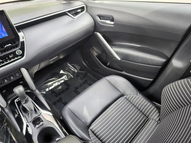 Used 2024 Toyota Corolla Cross AWD Hybrid w/ Convenience Package image 15