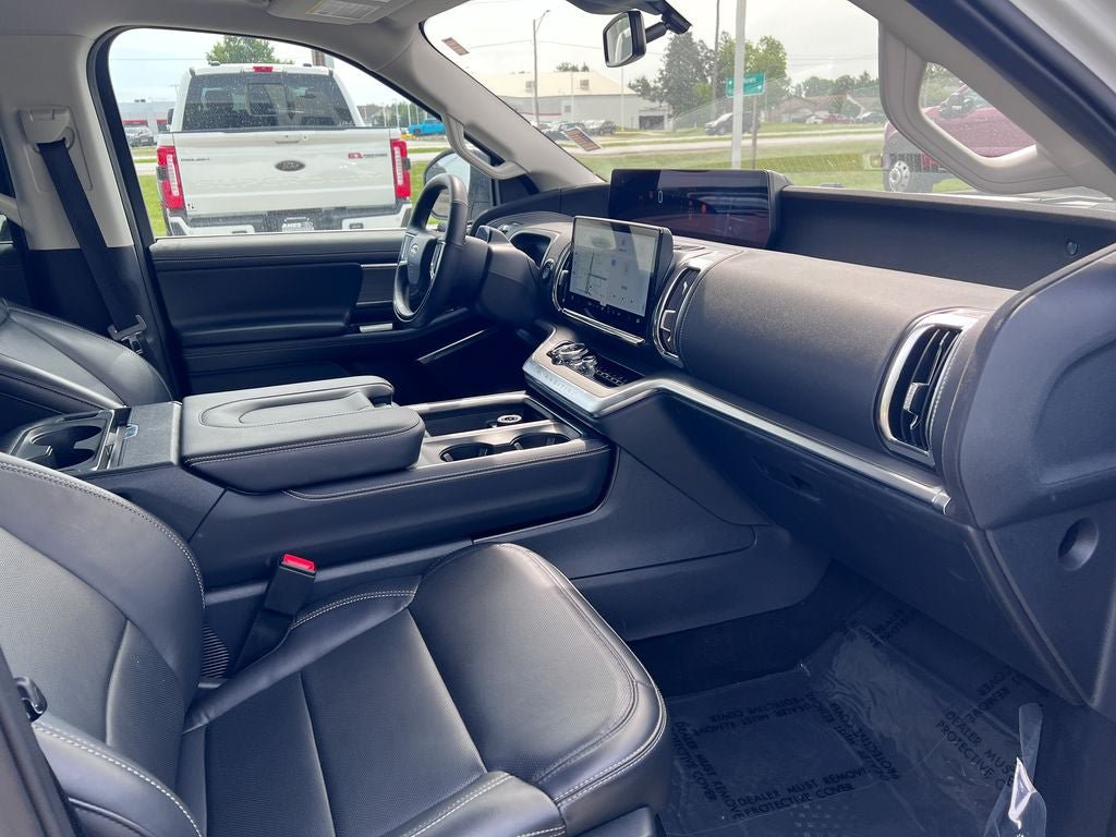 Certified 2025 Ford Expedition Platinum AWD/4WD image 22