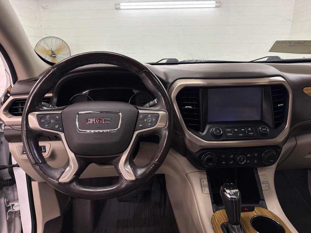 Used 2018 GMC Acadia Denali w/ Technology Package FWD image 9