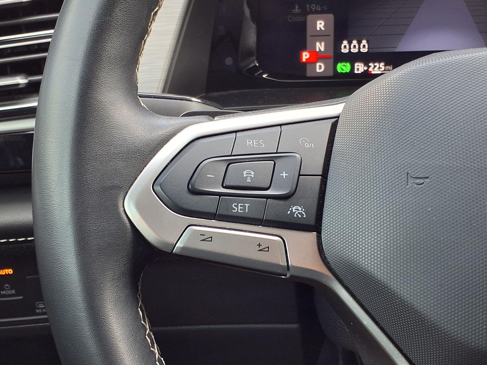 Used 2024 Volkswagen Atlas Cross Sport SE FWD image 21