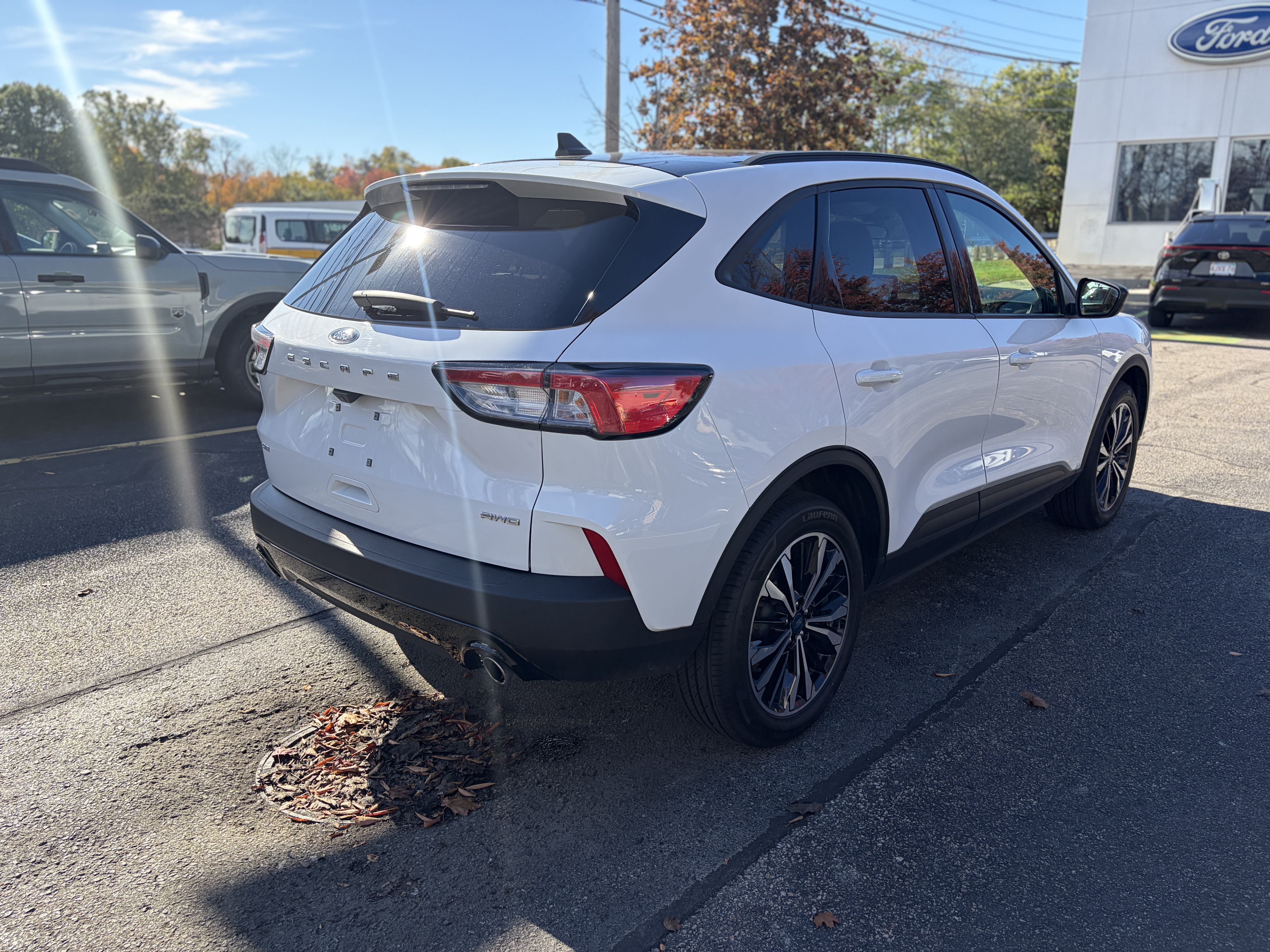 Certified 2022 Ford Escape SE w/ SE Sport Appearance Package AWD/4WD image 5