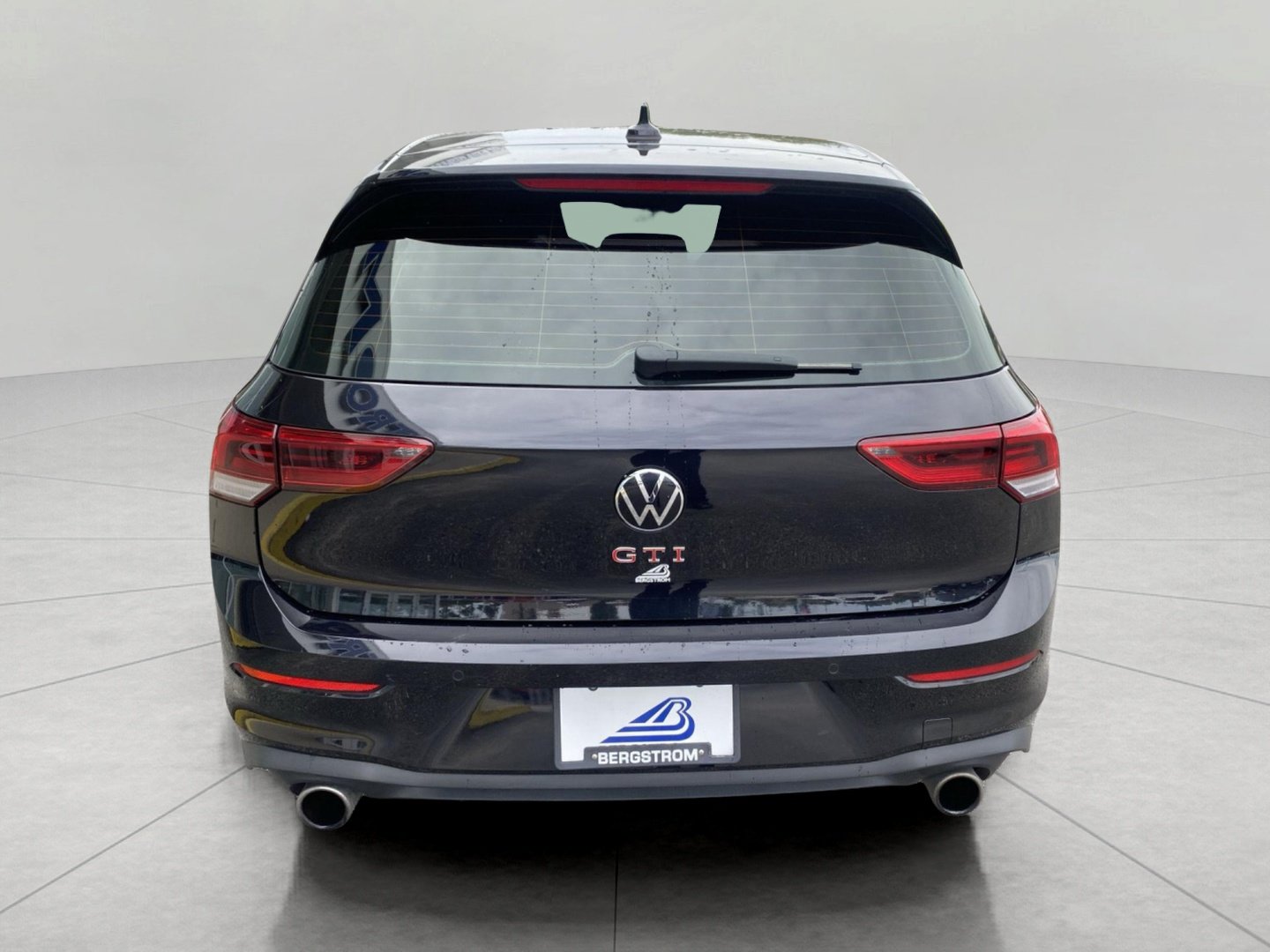 Used 2024 Volkswagen GTI SE FWD image 9