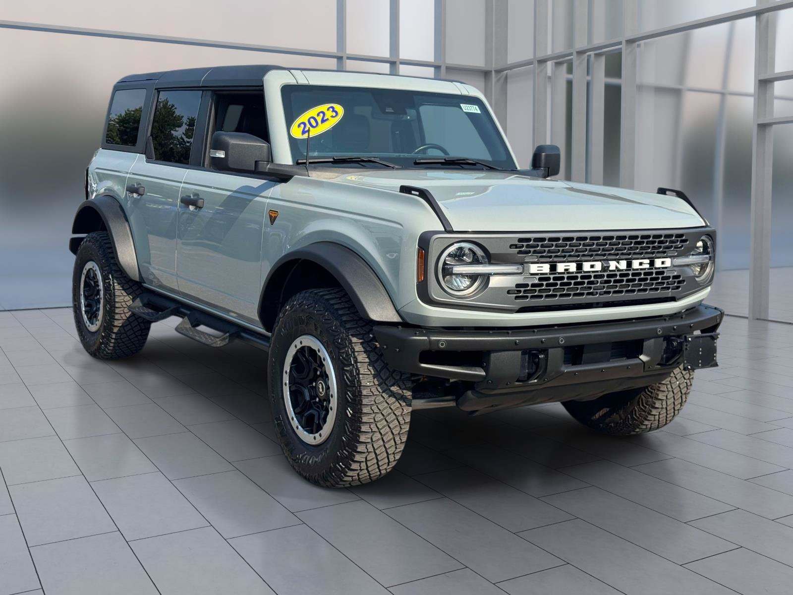 Certified 2023 Ford Bronco Badlands AWD/4WD image 2
