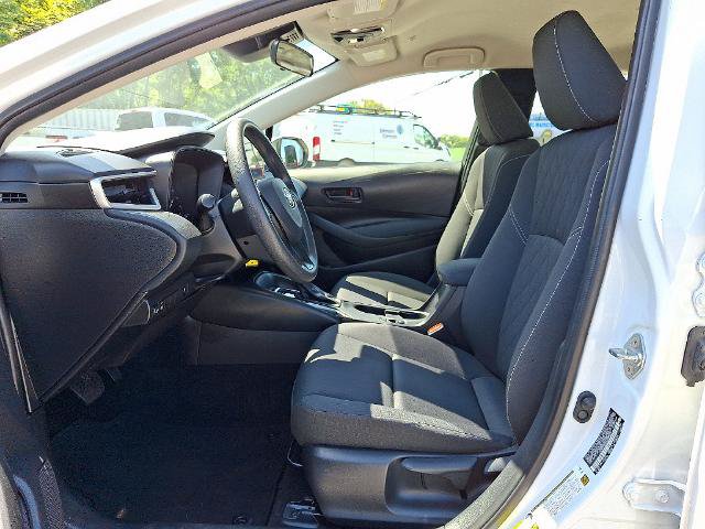 Used 2025 Toyota Corolla LE FWD image 13