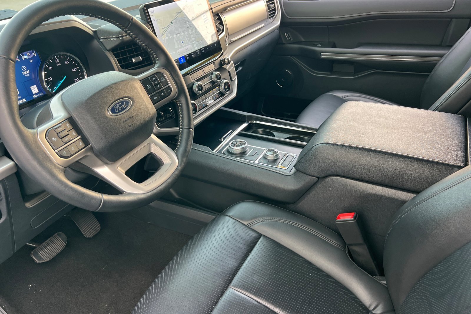 Certified 2024 Ford Expedition XLT image 9