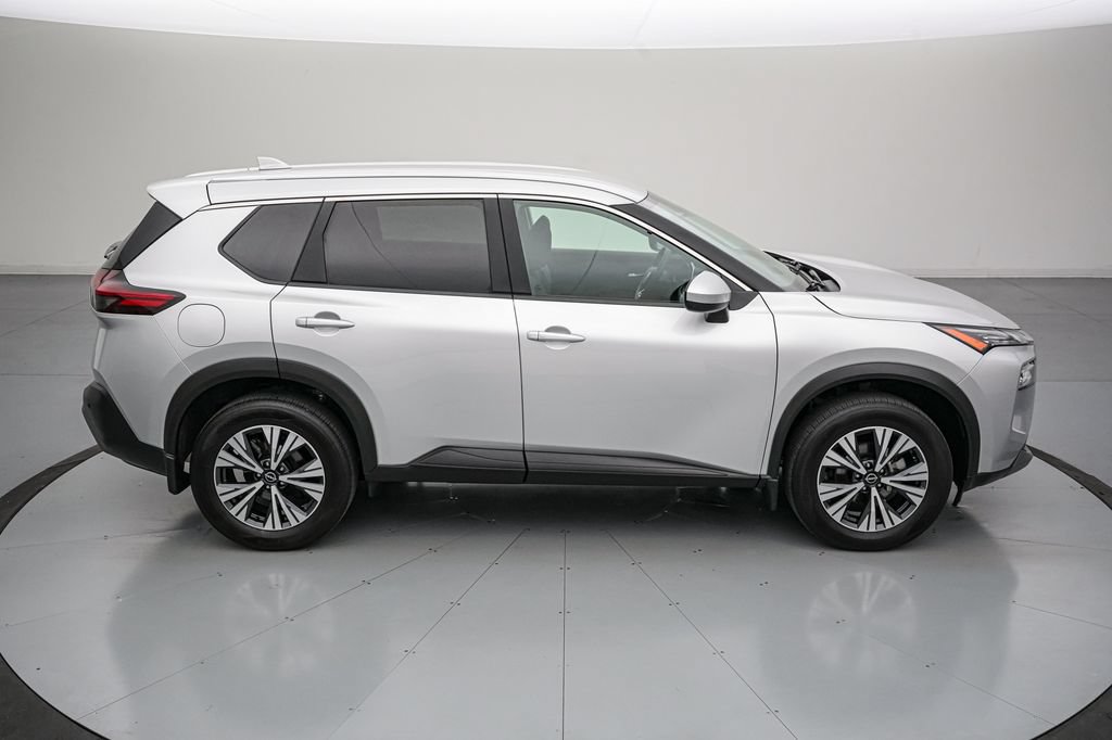 Used 2023 Nissan Rogue SV AWD/4WD image 3