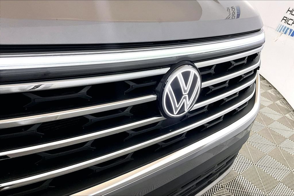 Used 2025 Volkswagen Atlas SE FWD image 24