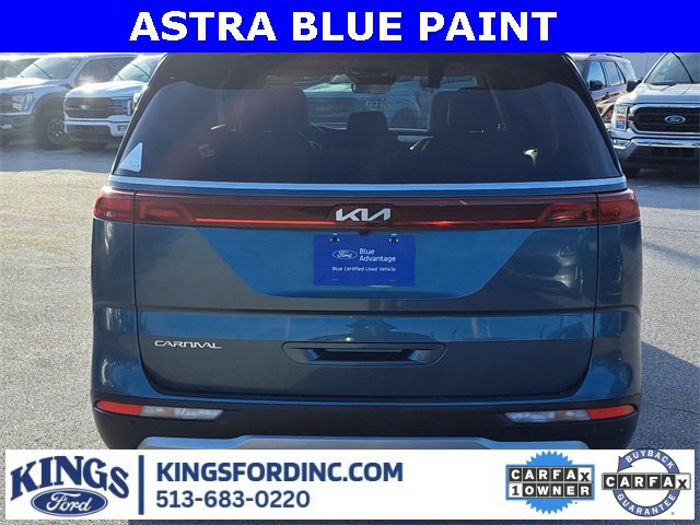 Used 2024 Kia Carnival EX image 4