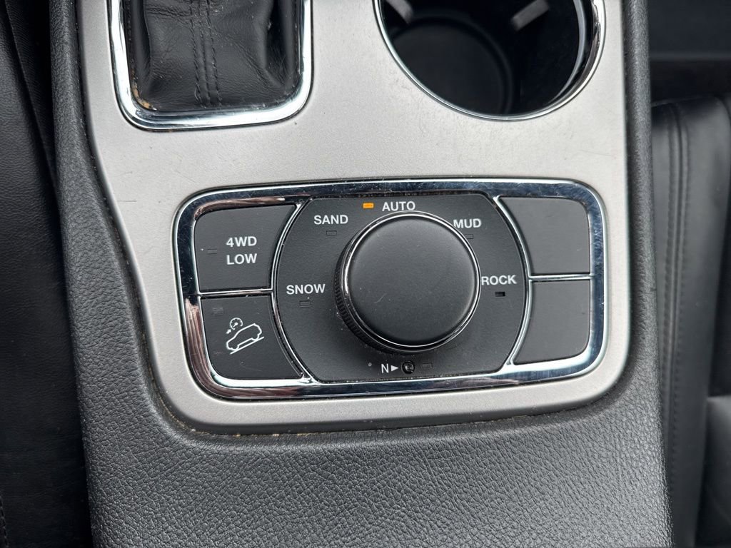 Used 2018 Jeep Grand Cherokee Limited image 28