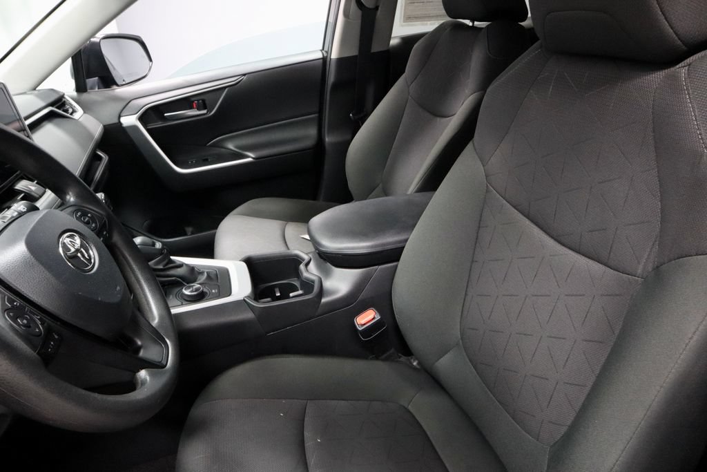 Used 2024 Toyota RAV4 XLE AWD/4WD image 26