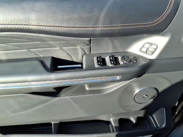 Certified 2022 Ford Expedition Max Platinum image 18