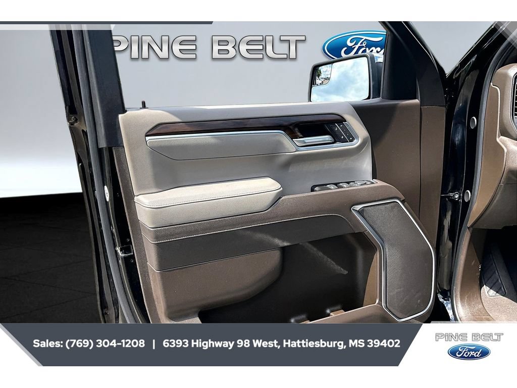 Used 2025 GMC Sierra 1500 SLT AWD/4WD image 17