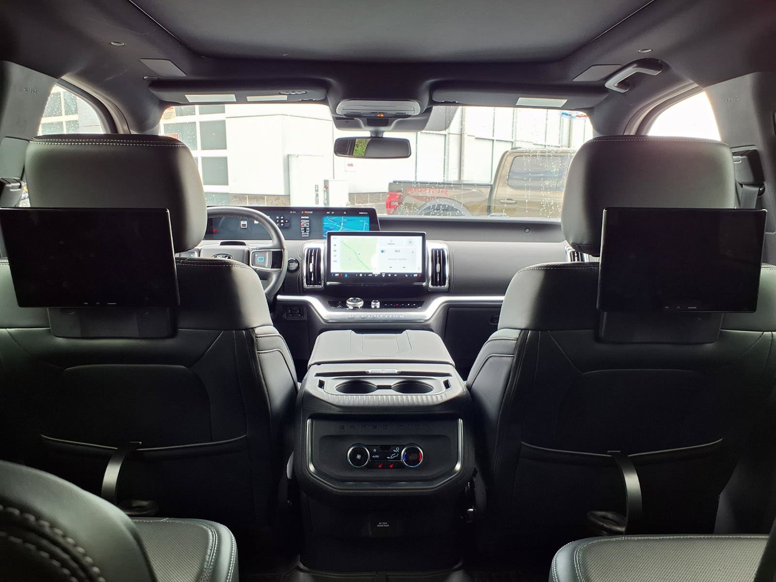 Certified 2026 Ford Expedition Platinum w/ Stealth Performance Package AWD/4WD image 11