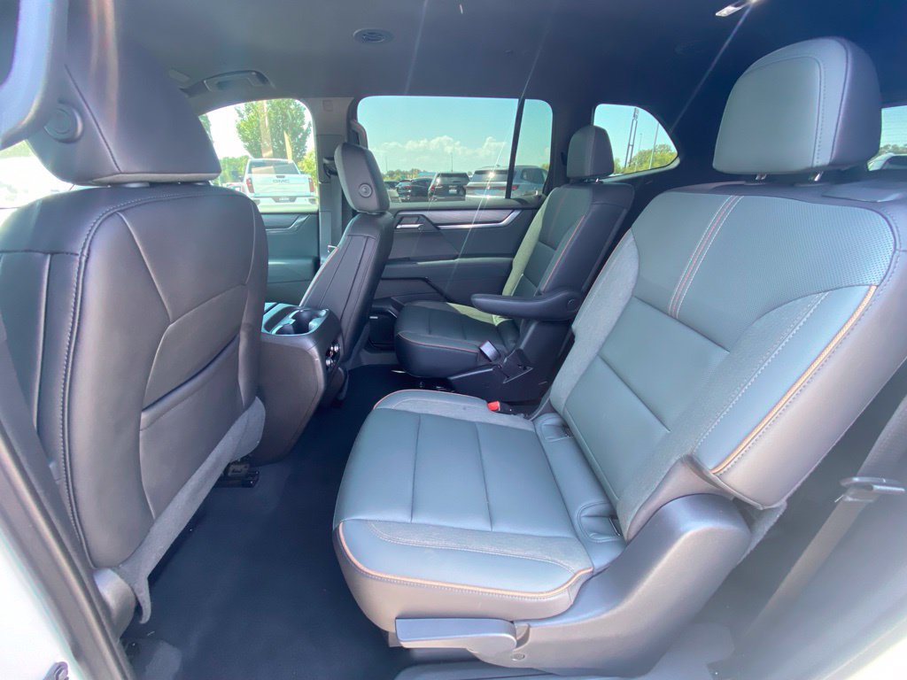 Used 2025 GMC Acadia AT4 AWD/4WD image 24
