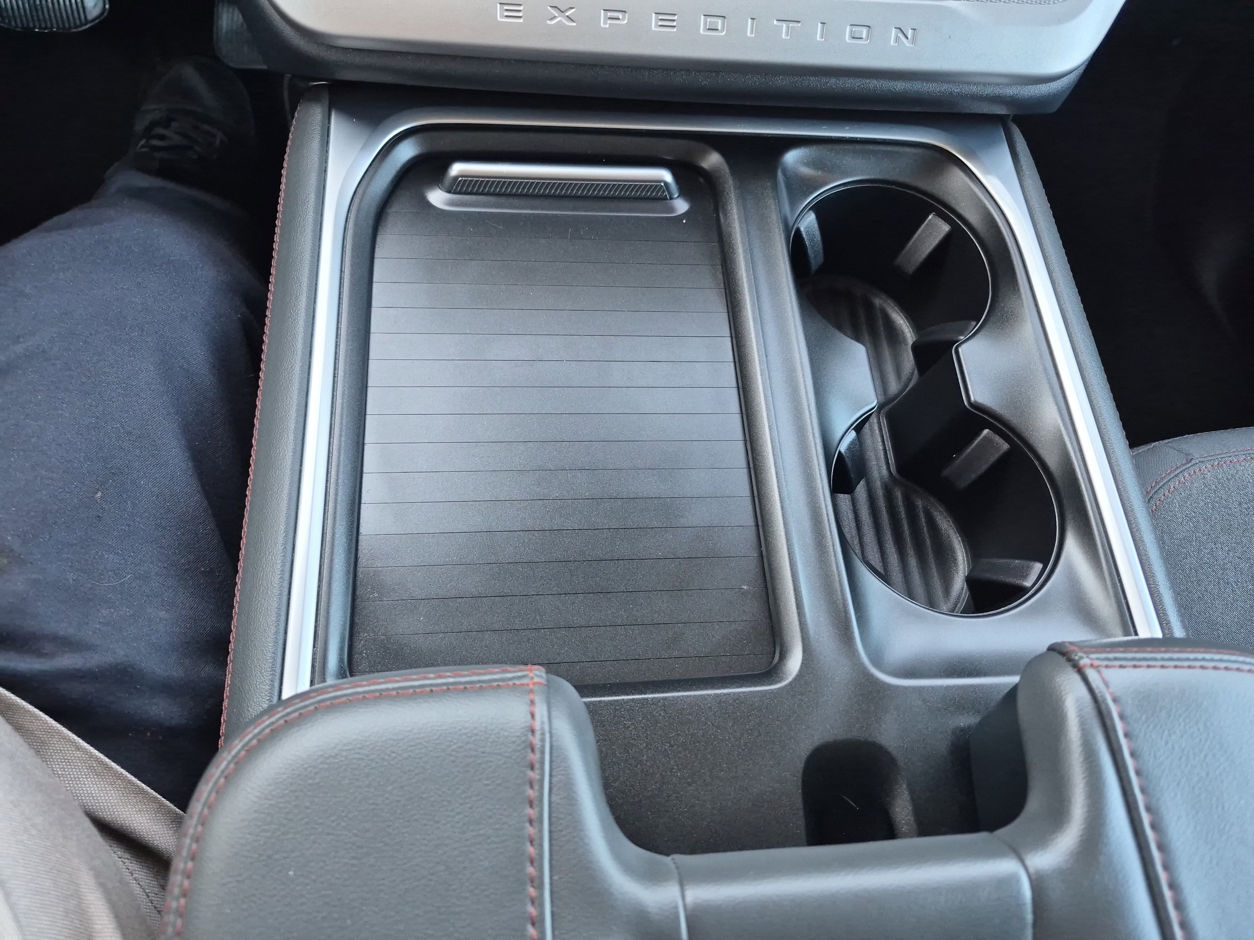 Certified 2025 Ford Expedition Active image 29