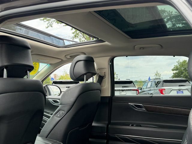 Used 2022 Genesis GV80 2.5T AWD/4WD image 11