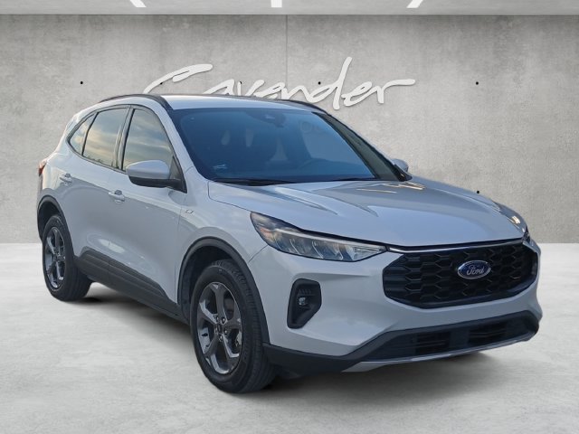 Certified 2025 Ford Escape ST-Line Select AWD/4WD image 2