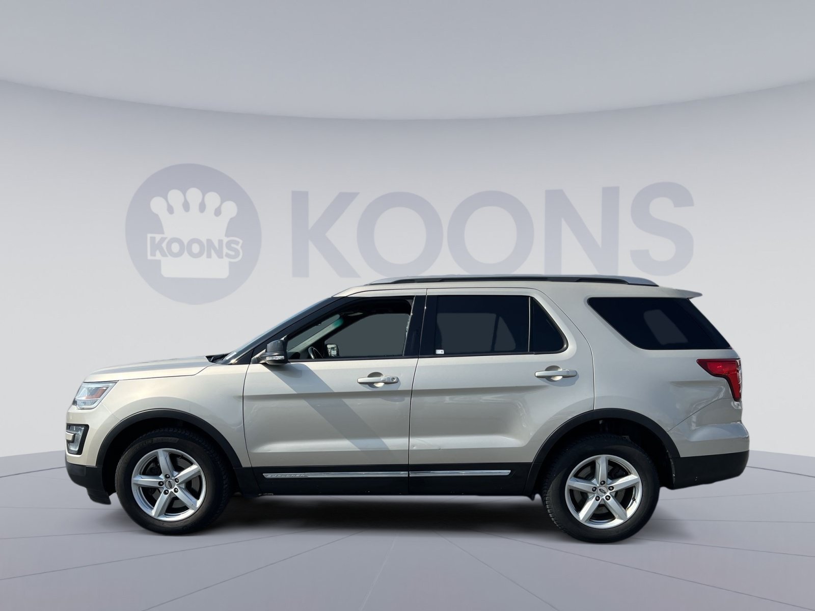 Certified 2017 Ford Explorer XLT w/ Equipment Group 202A AWD/4WD image 2