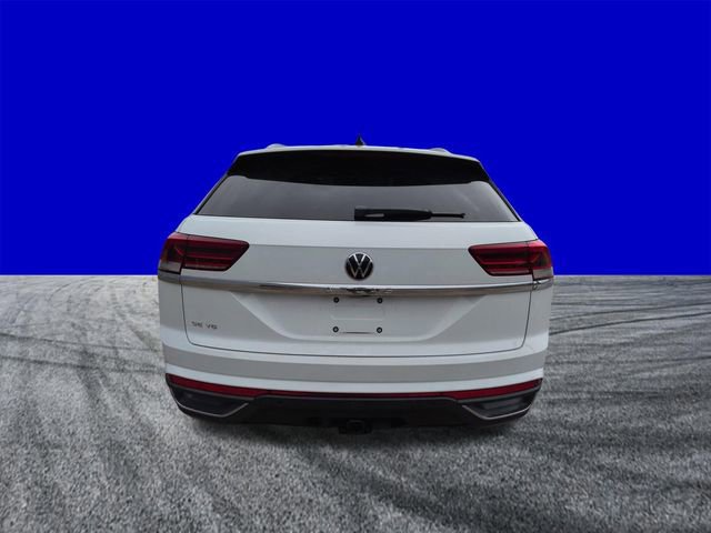Used 2022 Volkswagen Atlas Cross Sport SE w/ Black Wheel Package FWD image 4