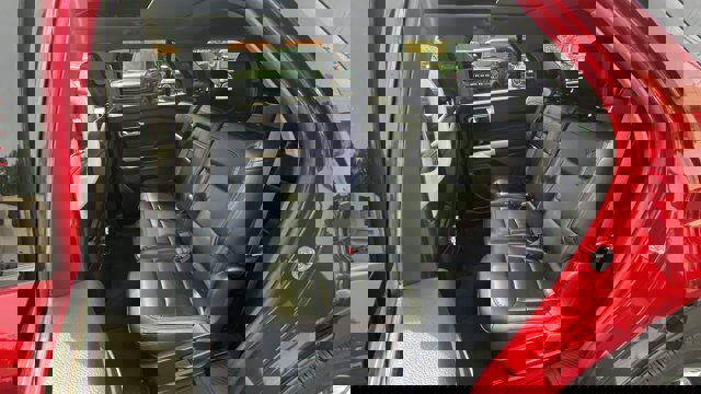 Certified 2022 Ford Explorer XLT w/ Equipment Group 202A image 27