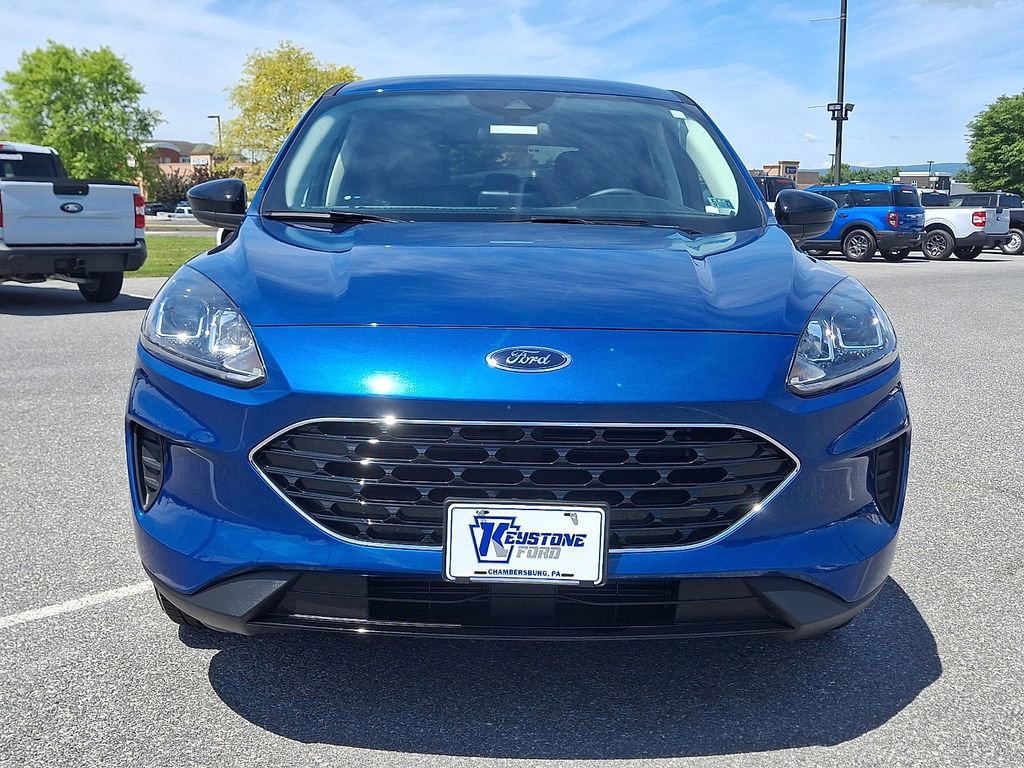 Certified 2022 Ford Escape SE w/ SE Sport Appearance Package AWD/4WD image 2