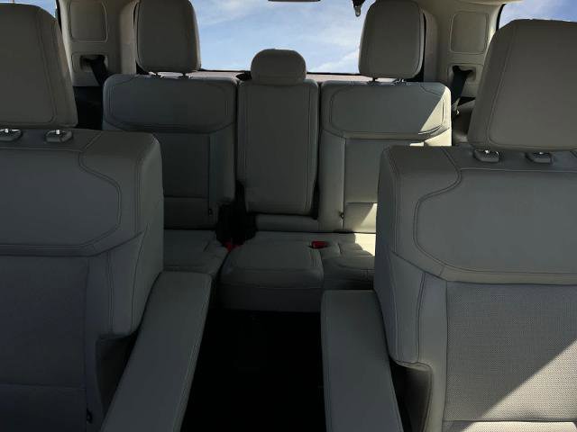 Certified 2025 Ford Expedition Platinum w/ Driver's Package AWD/4WD image 18
