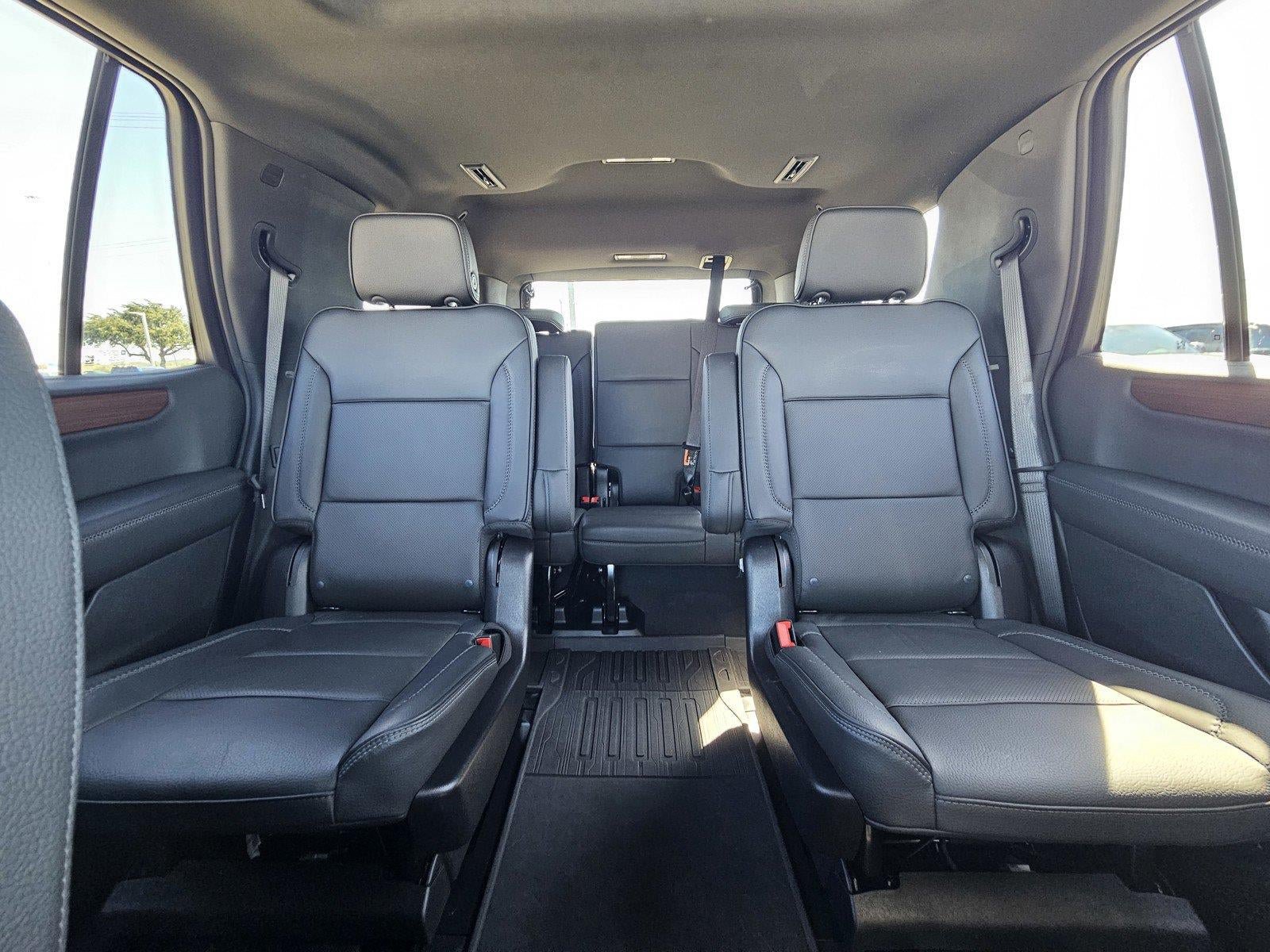 Used 2025 GMC Yukon Denali w/ Sun & Power Step Package AWD/4WD image 24