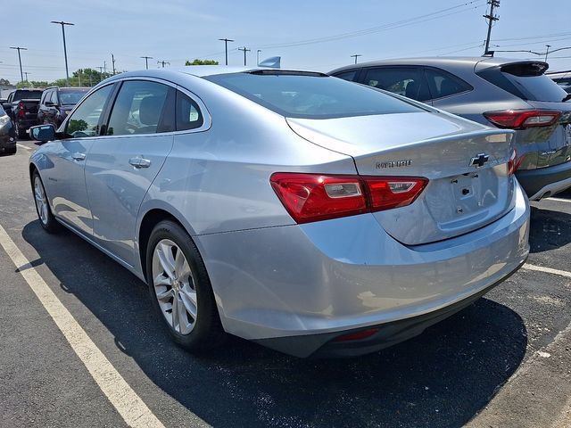 Used 2017 Chevrolet Malibu LT FWD image 4