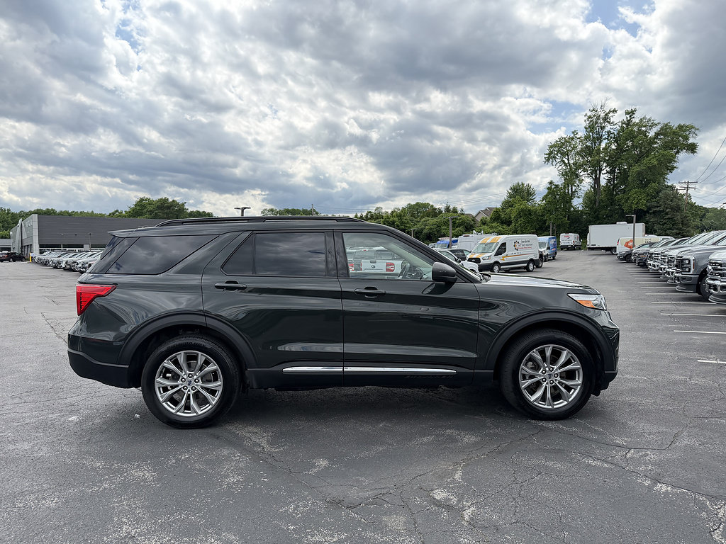 Certified 2023 Ford Explorer XLT w/ Equipment Group 202A AWD/4WD image 8
