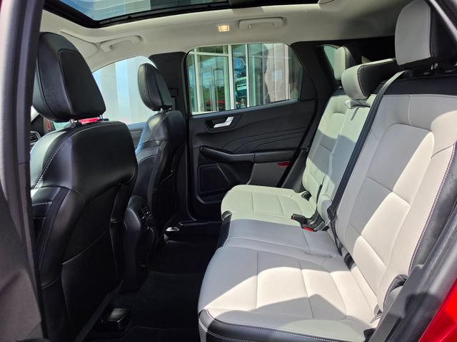 Certified 2023 Ford Escape Platinum AWD/4WD image 17