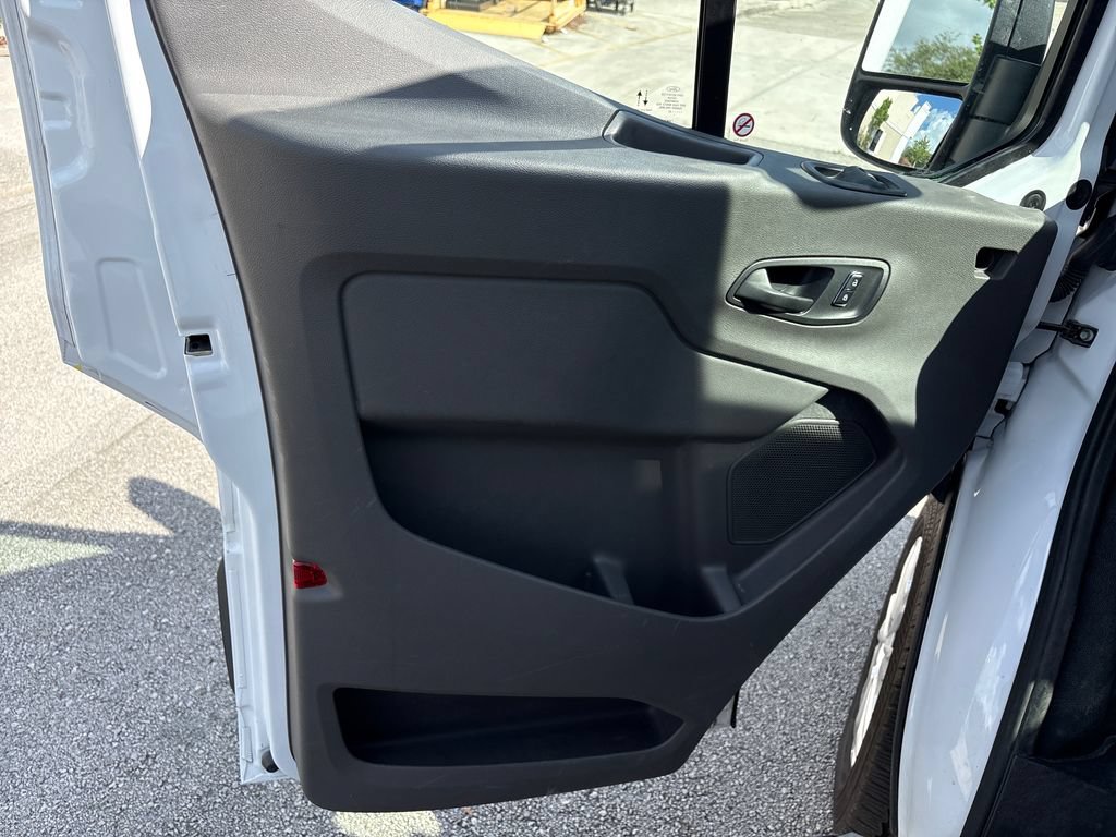 Certified 2025 Ford Transit 250 Low Roof w/ Exterior Upgrade Package RWD image 26