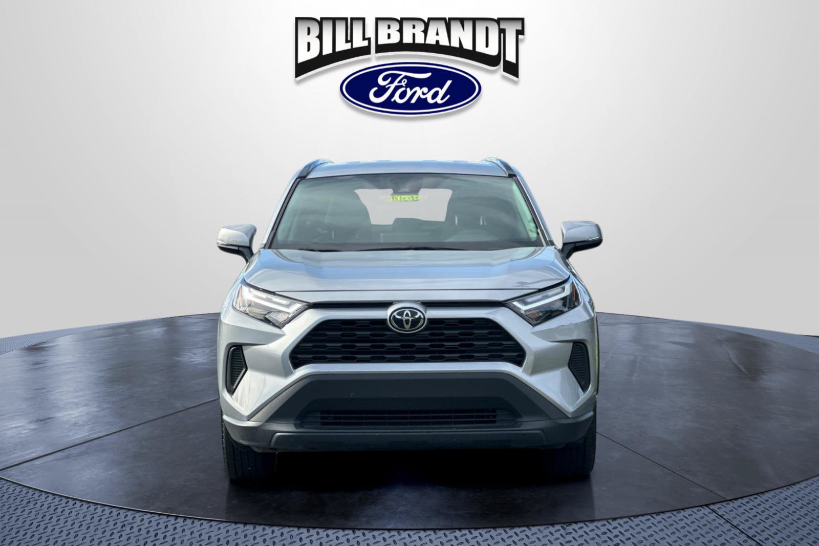 Used 2025 Toyota RAV4 XLE FWD image 8