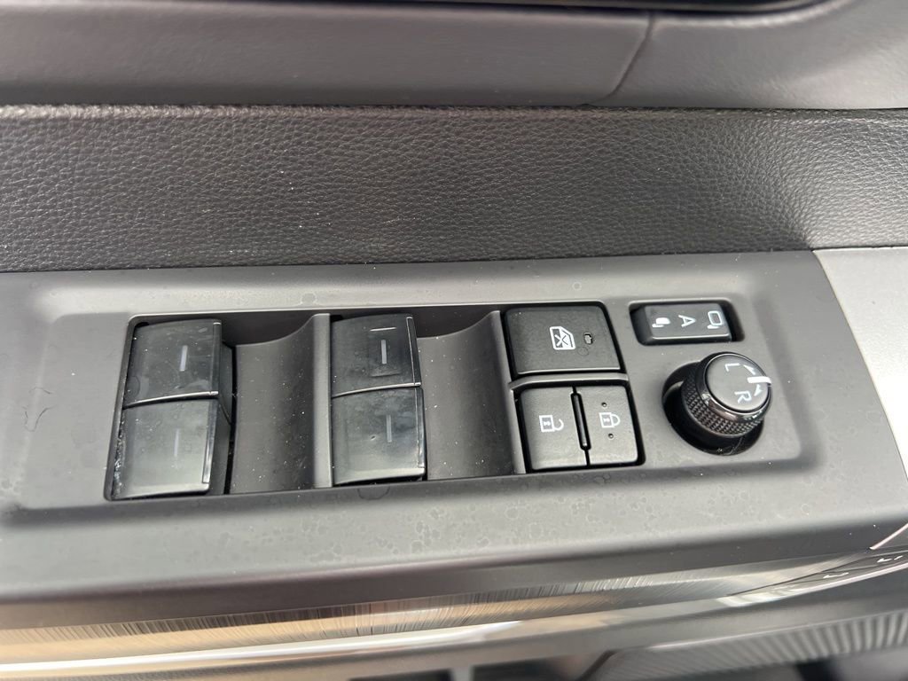 Used 2023 Toyota Sequoia Platinum AWD/4WD image 28