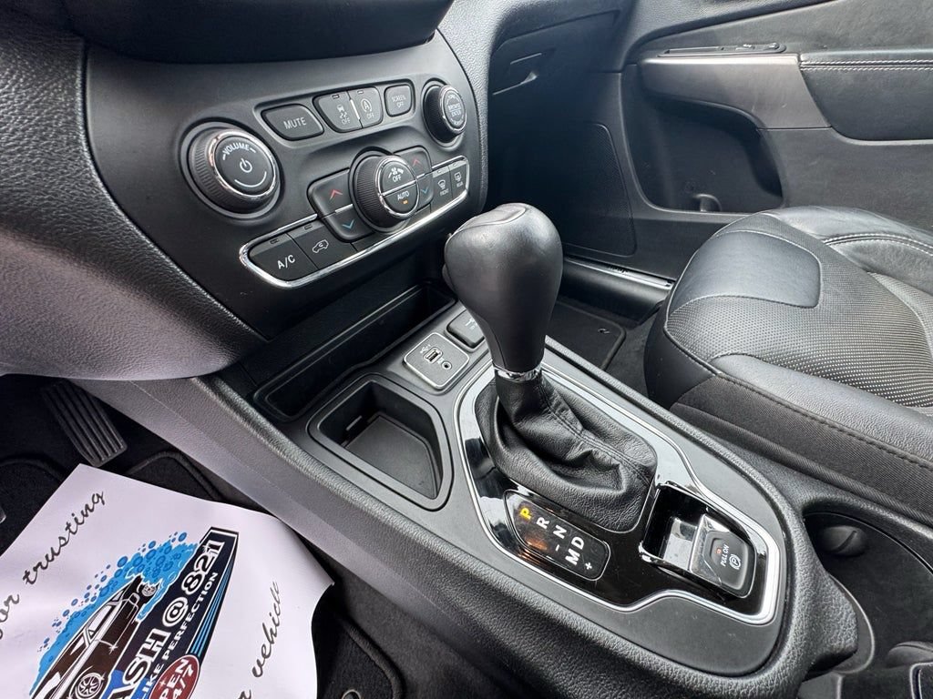 Used 2020 Jeep Cherokee Limited FWD image 28