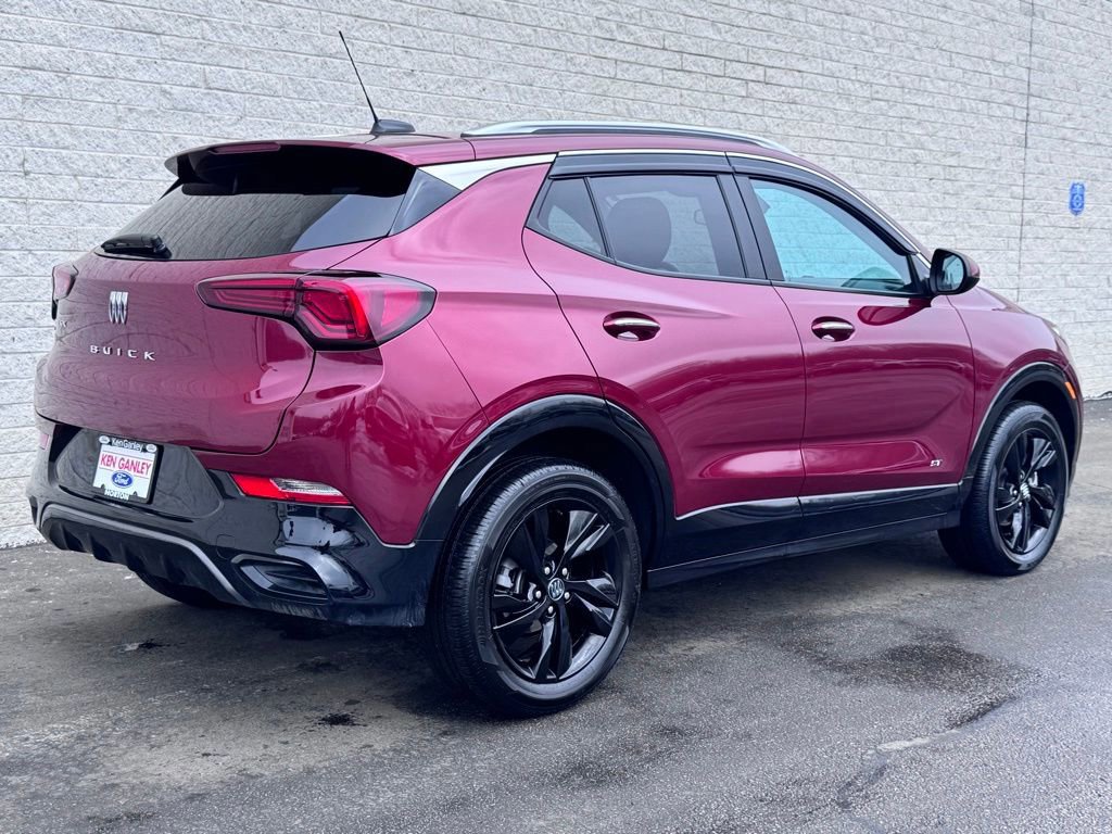 Used 2025 Buick Encore GX Sport Touring image 3