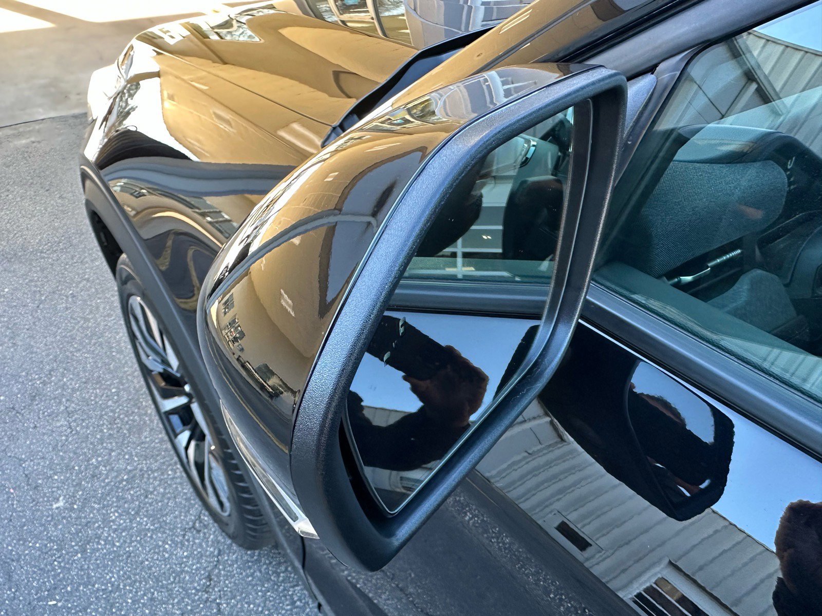 Certified 2025 Ford Explorer Platinum w/ LUX Leather Package image 14