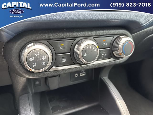 Used 2025 Nissan Versa SV FWD image 28
