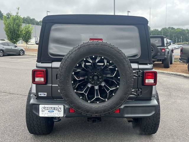 Used 2018 Jeep Wrangler Unlimited Sahara AWD/4WD image 5